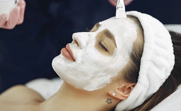 Appliquez un masque sur votre visage.